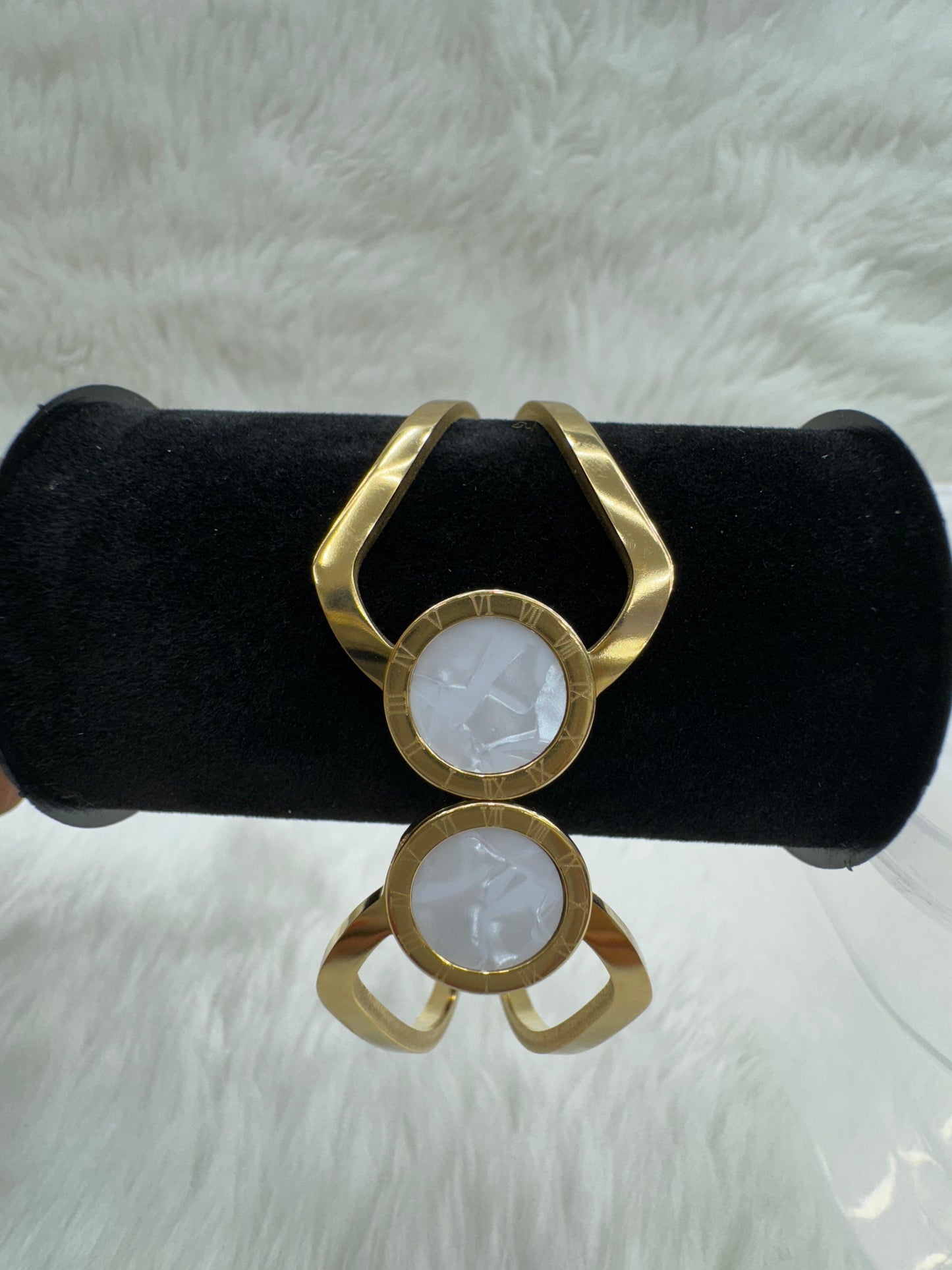 "Elegant Gold-Plated With White Stone Bracelet" Product code - 6445