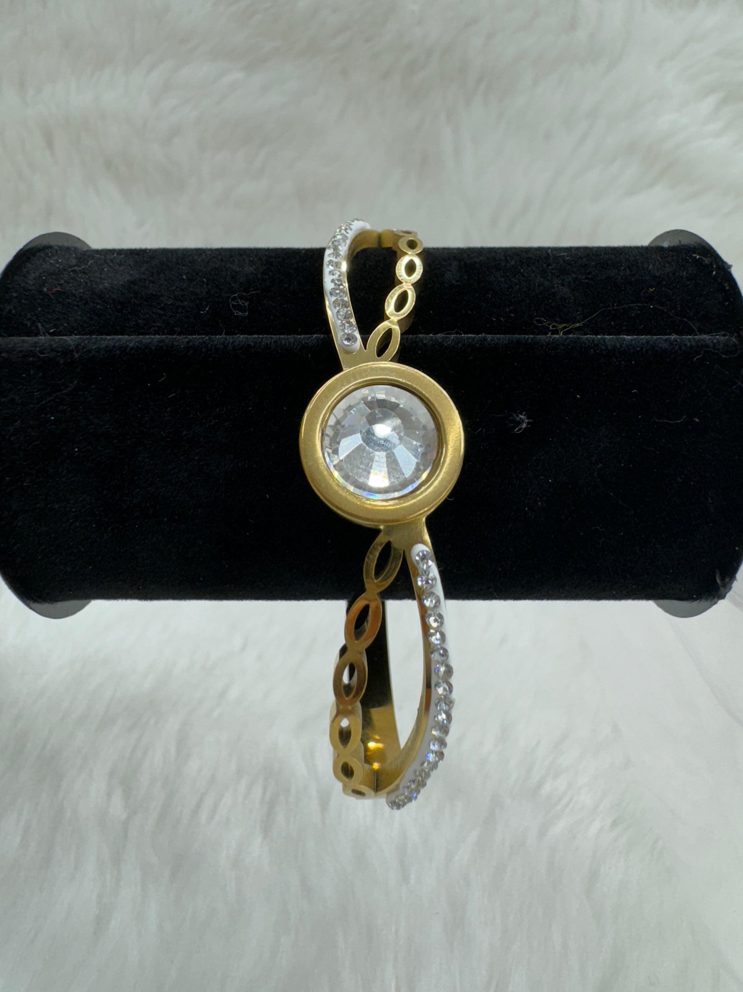 "Elegant Gold-Plated With Stone Bracelet" Product code - 6452