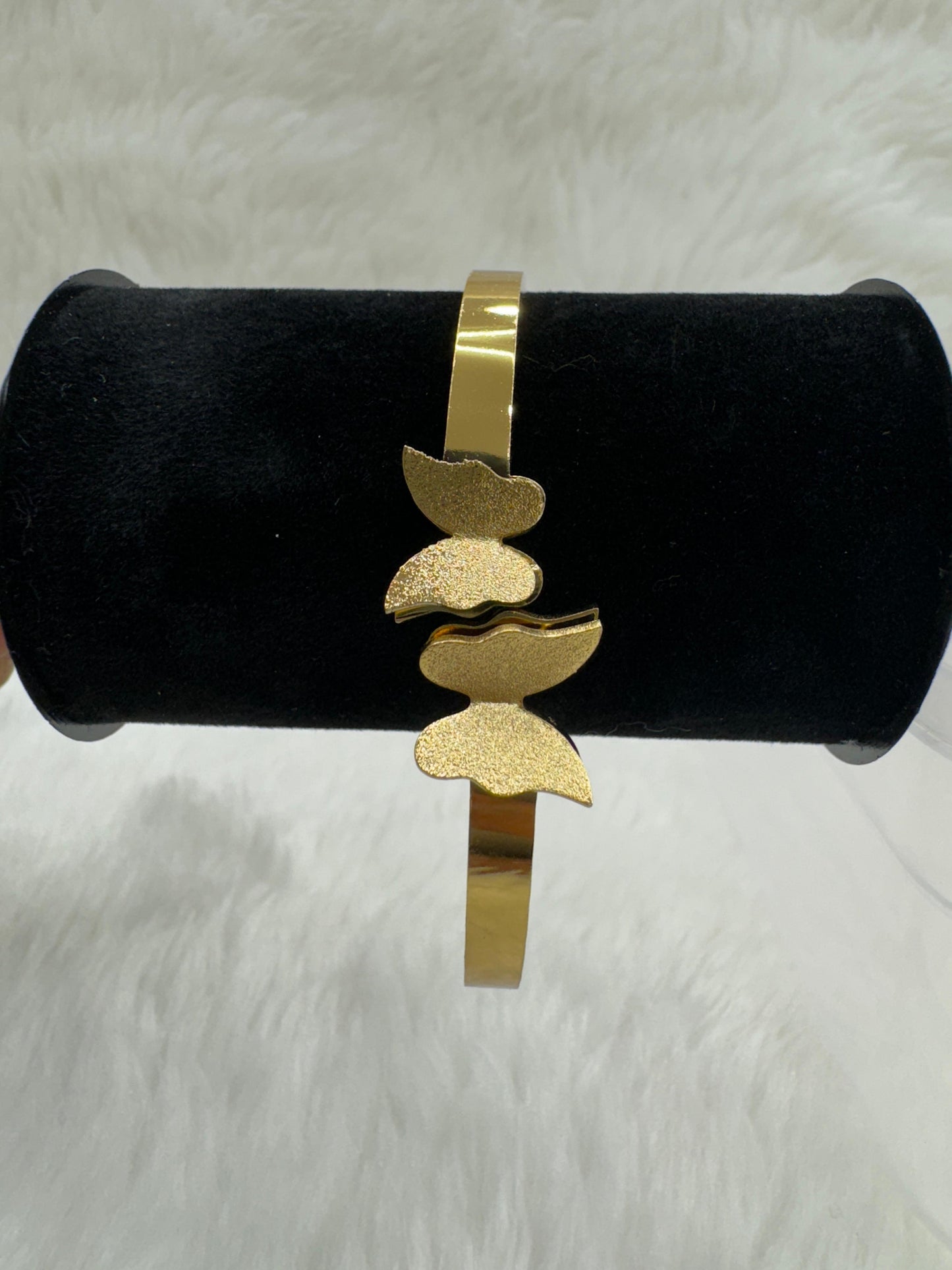 "Elegant Gold-Plated Bracelet" Product code - 6466