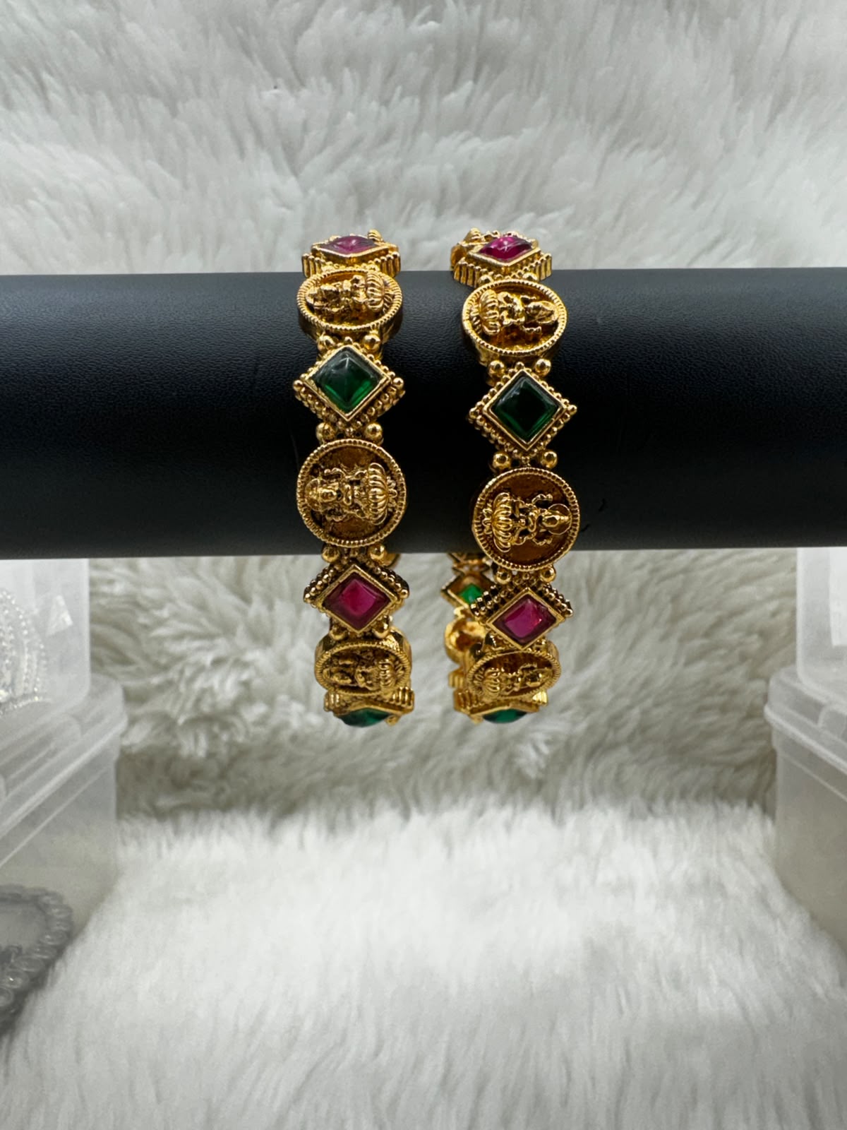 ElegantGold-Tone Floral design with bangle -7407