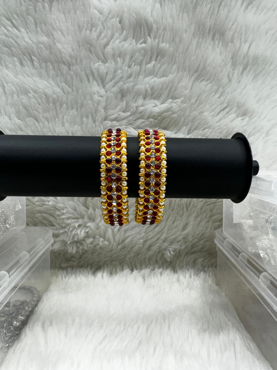Elegant Gold-Tone Floral design bangle-7102