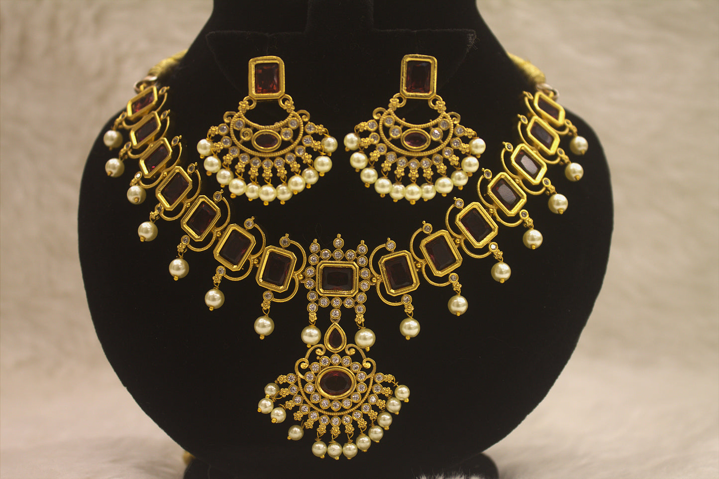 “Majestic Pearl & Ruby Antique Gold Necklace Set” Product code-6022