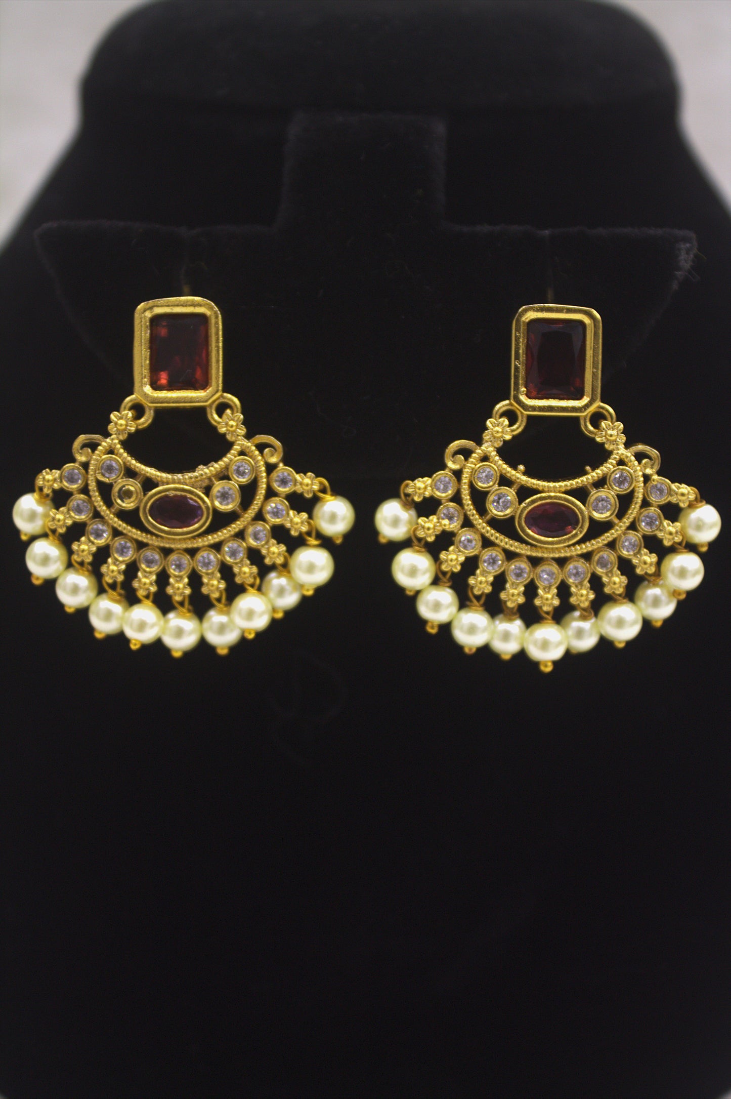 “Majestic Pearl & Ruby Antique Gold Necklace Set” Product code-6022