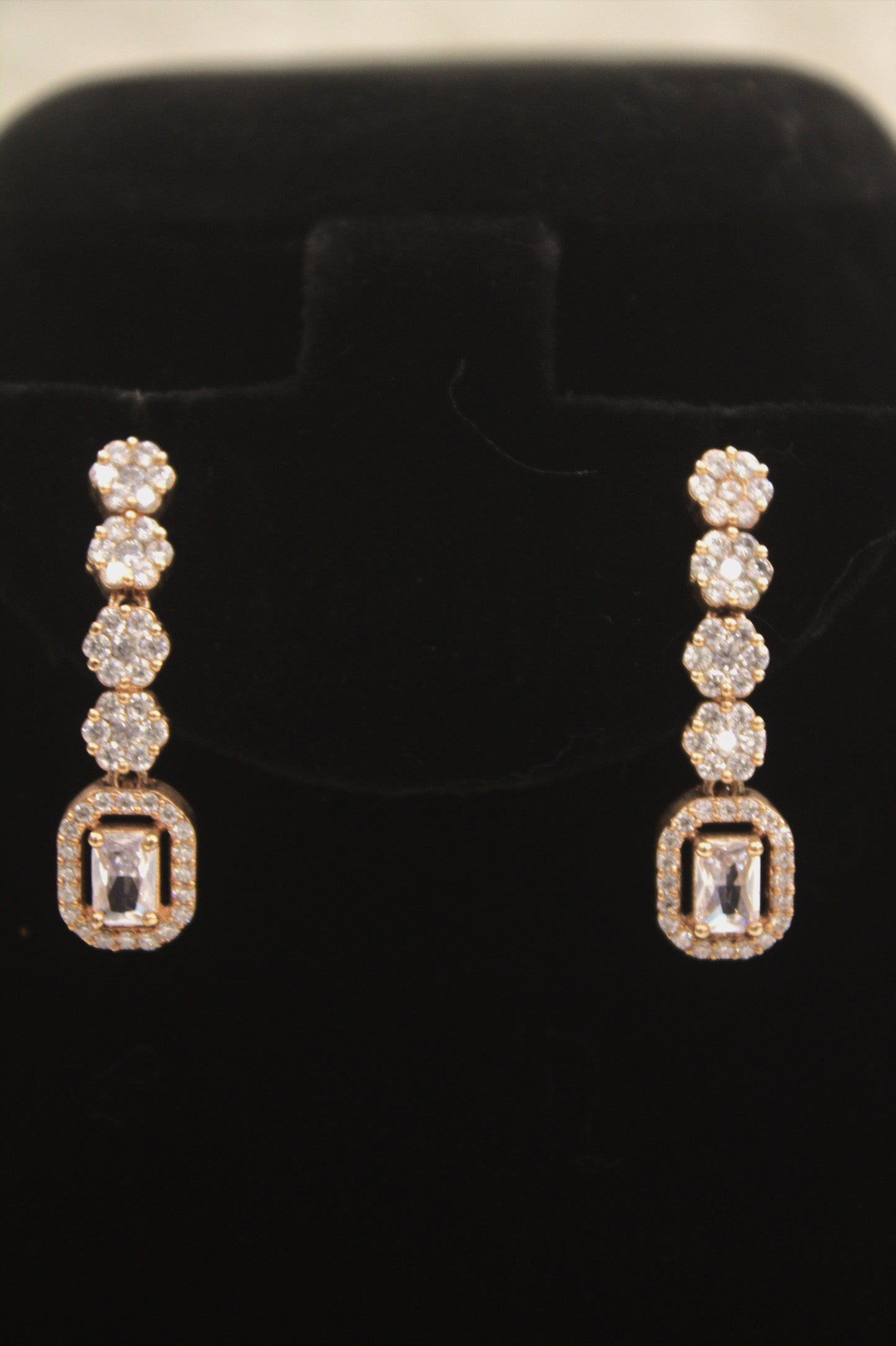 “Elegant Silver Crystal Choker Necklace & Drop Earring Set” Product code-6041