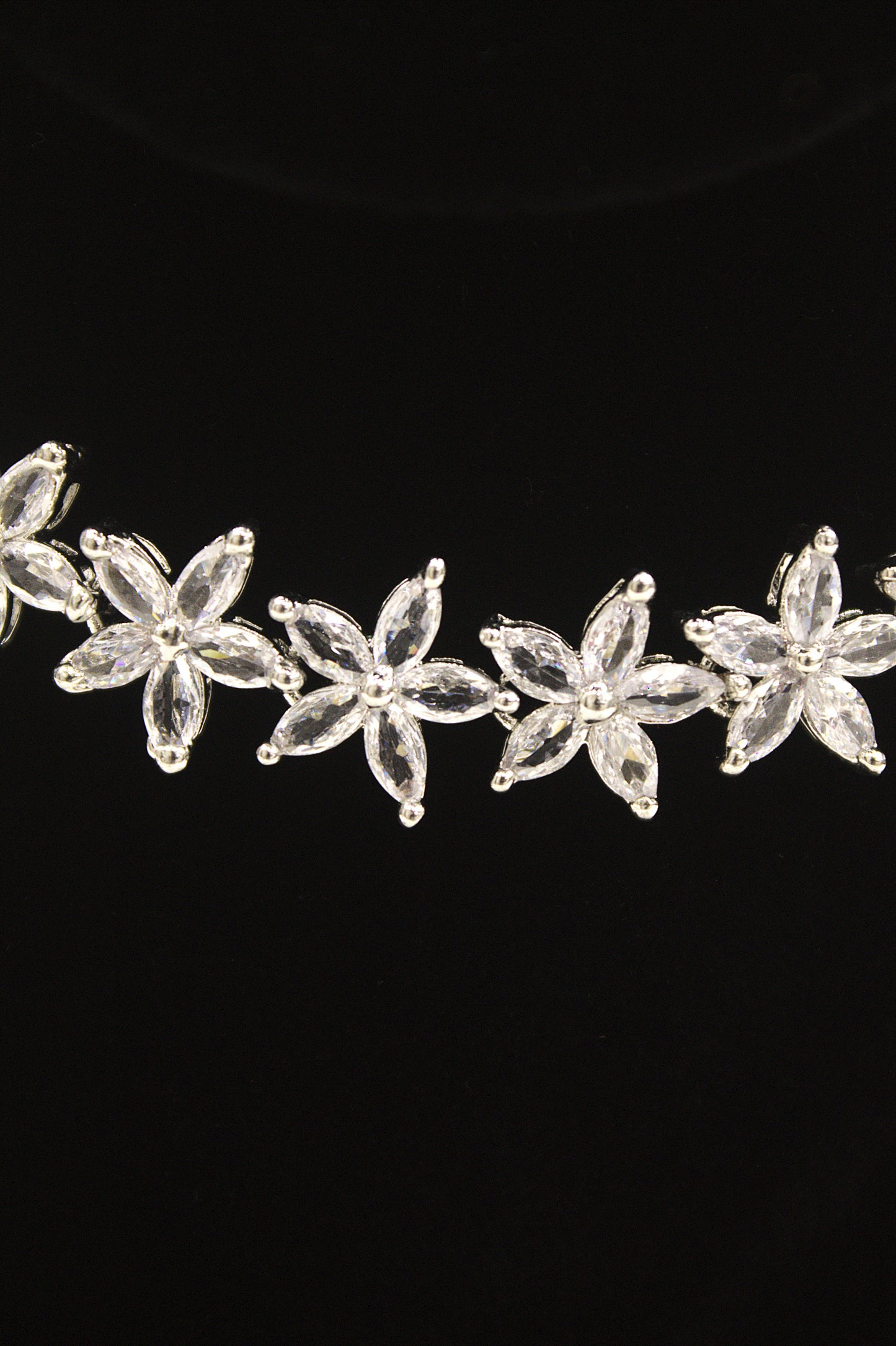 “Floral Sparkle Silver-Plated Necklace & Earring Set with Cubic Zirconia” Product code-6220