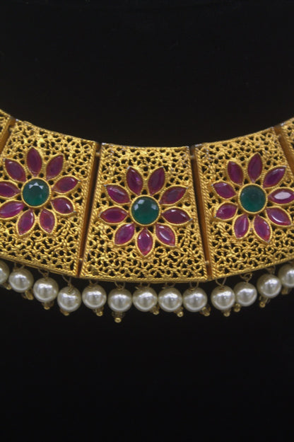 "Antique Gold-Plated Necklace &amp; Earring Set" Product code - 6179
