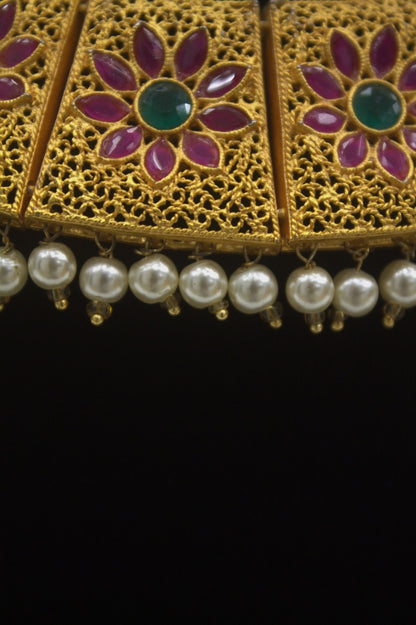 "Antique Gold-Plated Necklace &amp; Earring Set" Product code - 6179