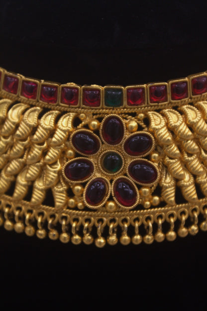 "Antique Gold-Plated Necklace & Earring Set" Product code - 6172