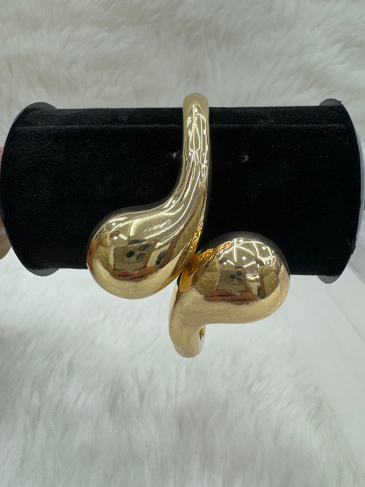 "Elegant Gold-Plated Bracelet" Product code - 6419