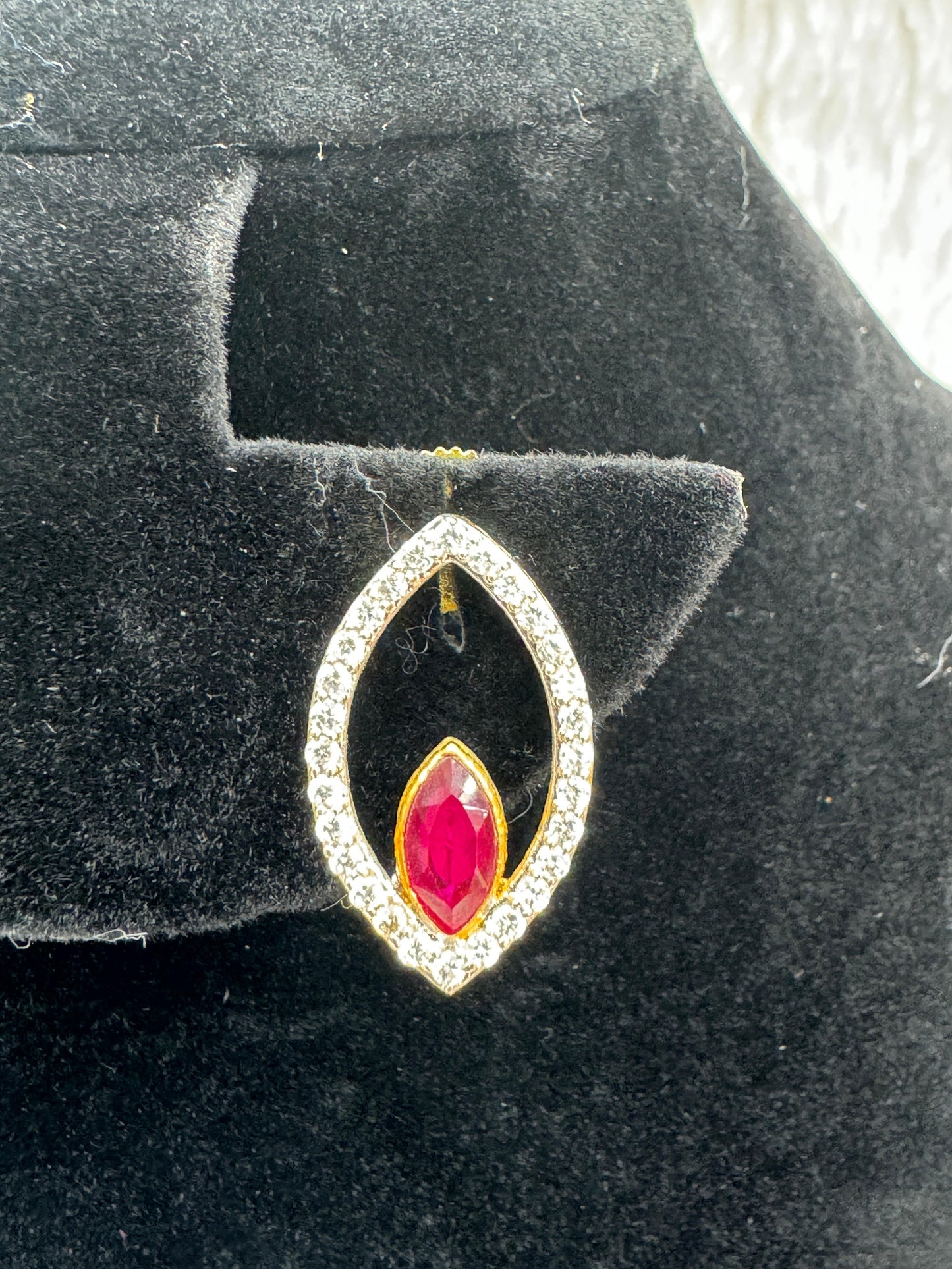 " Ruby Radiance Silver Crystal Necklace Set" Product code - 6039