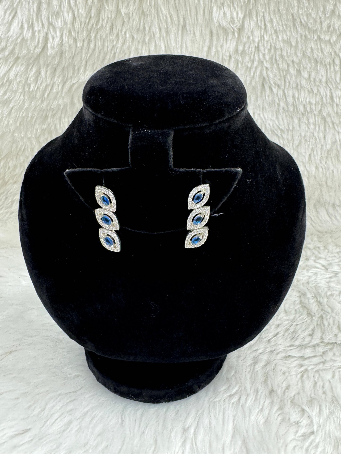 "White Stone Necklace &amp; Earring Set" Product code - 6047