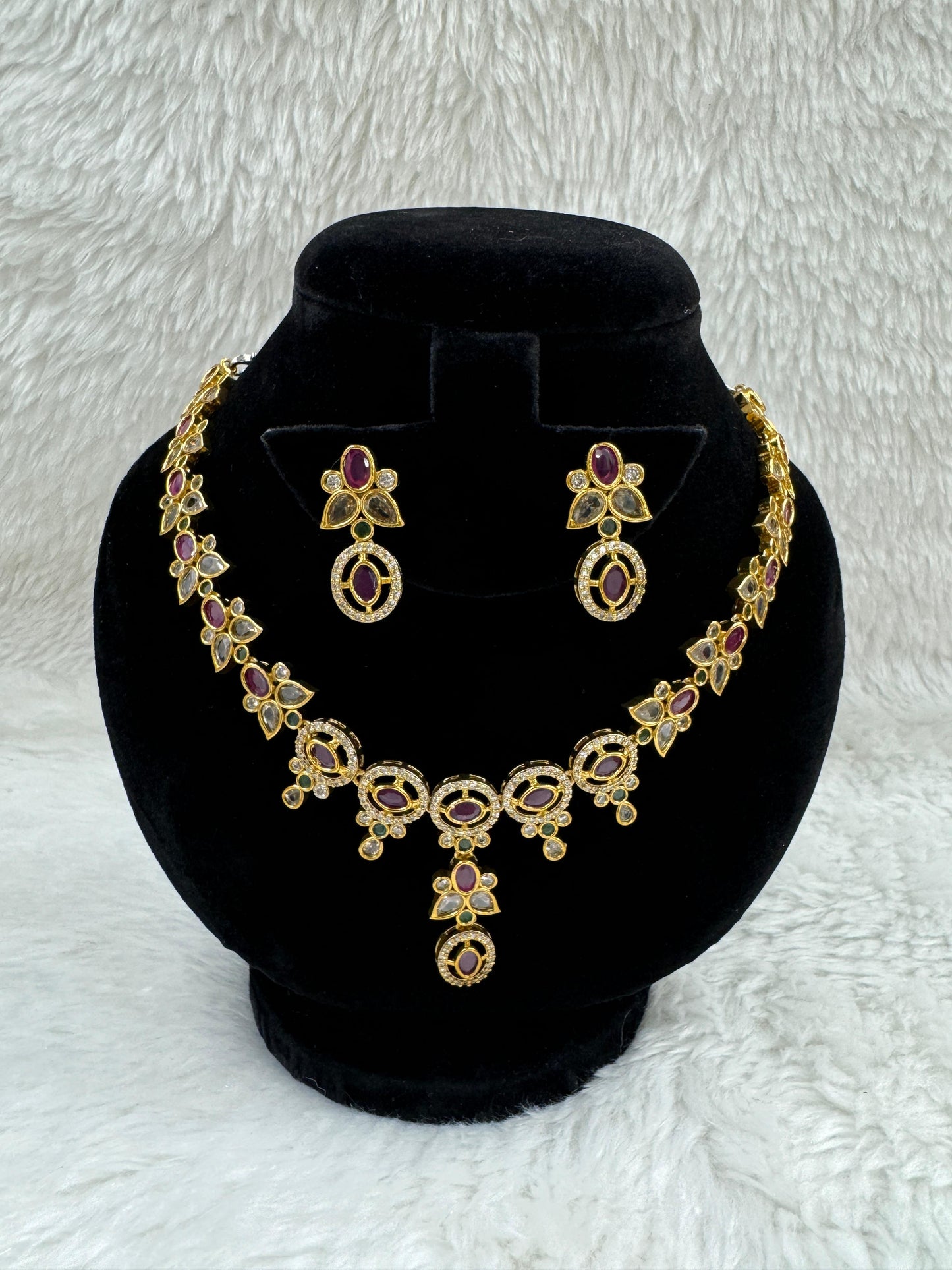 "Antique Gold-Plated Necklace &amp; Earring Set" Product code - 6606