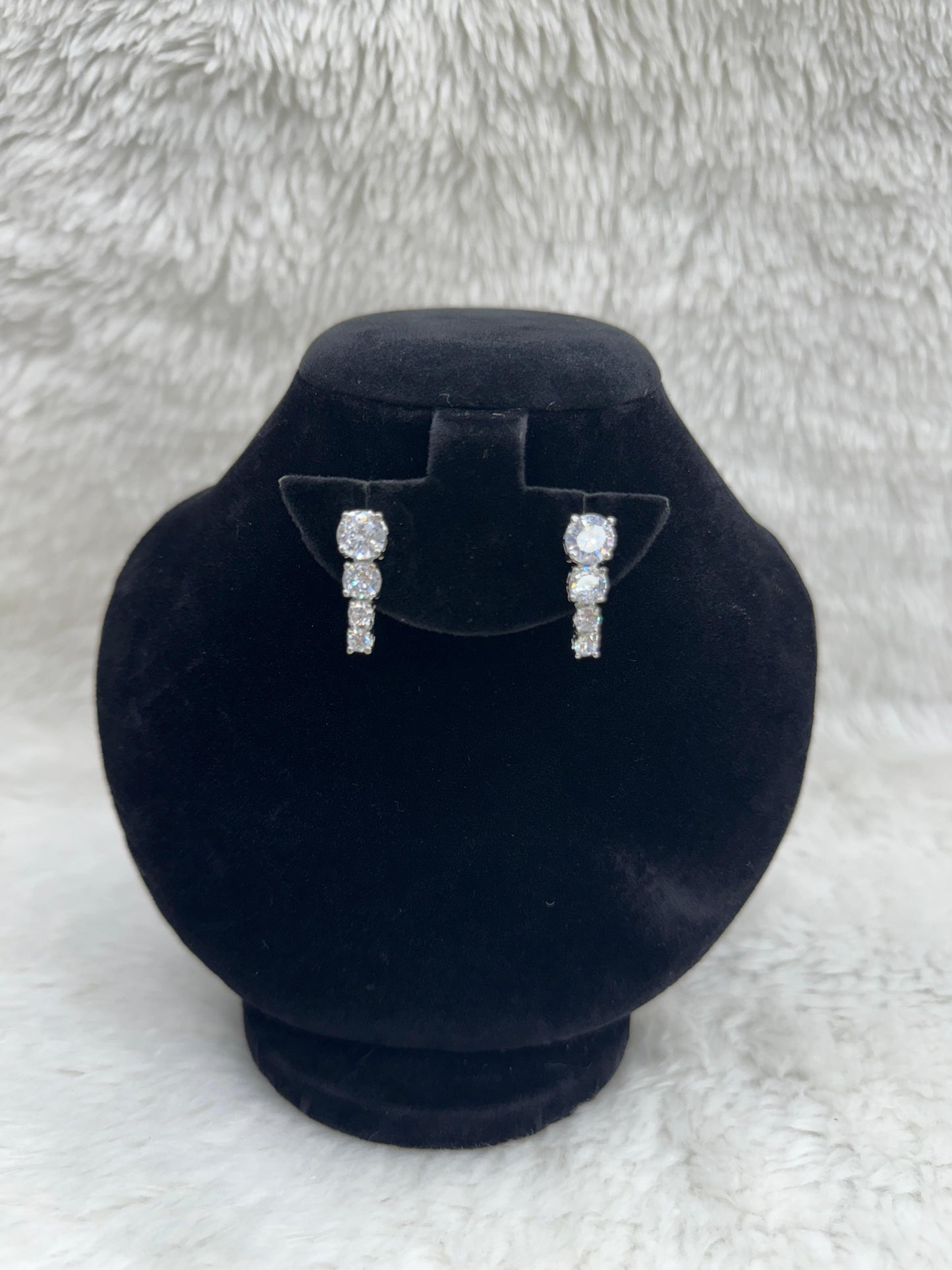 "White Stone Necklace &amp; Earring Set" Product code - 6588