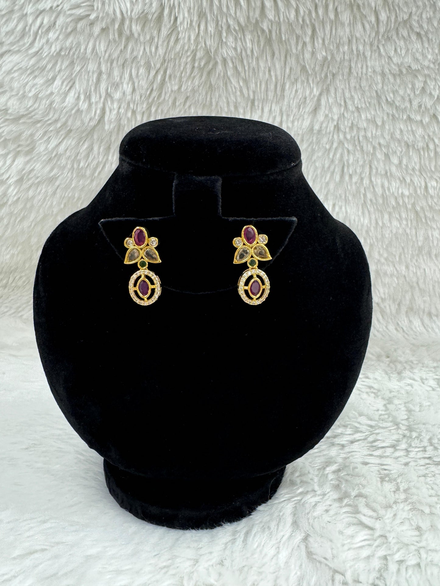 "Antique Gold-Plated Necklace &amp; Earring Set" Product code - 6606