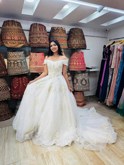 “Evelyn Royal Ball Gown Bridal Dress with Intricate Lace Detailing and Long Train-White Gown” Product code-2090