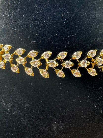 Elegant Leaf-Design Necklace & Earrings Set - 7457