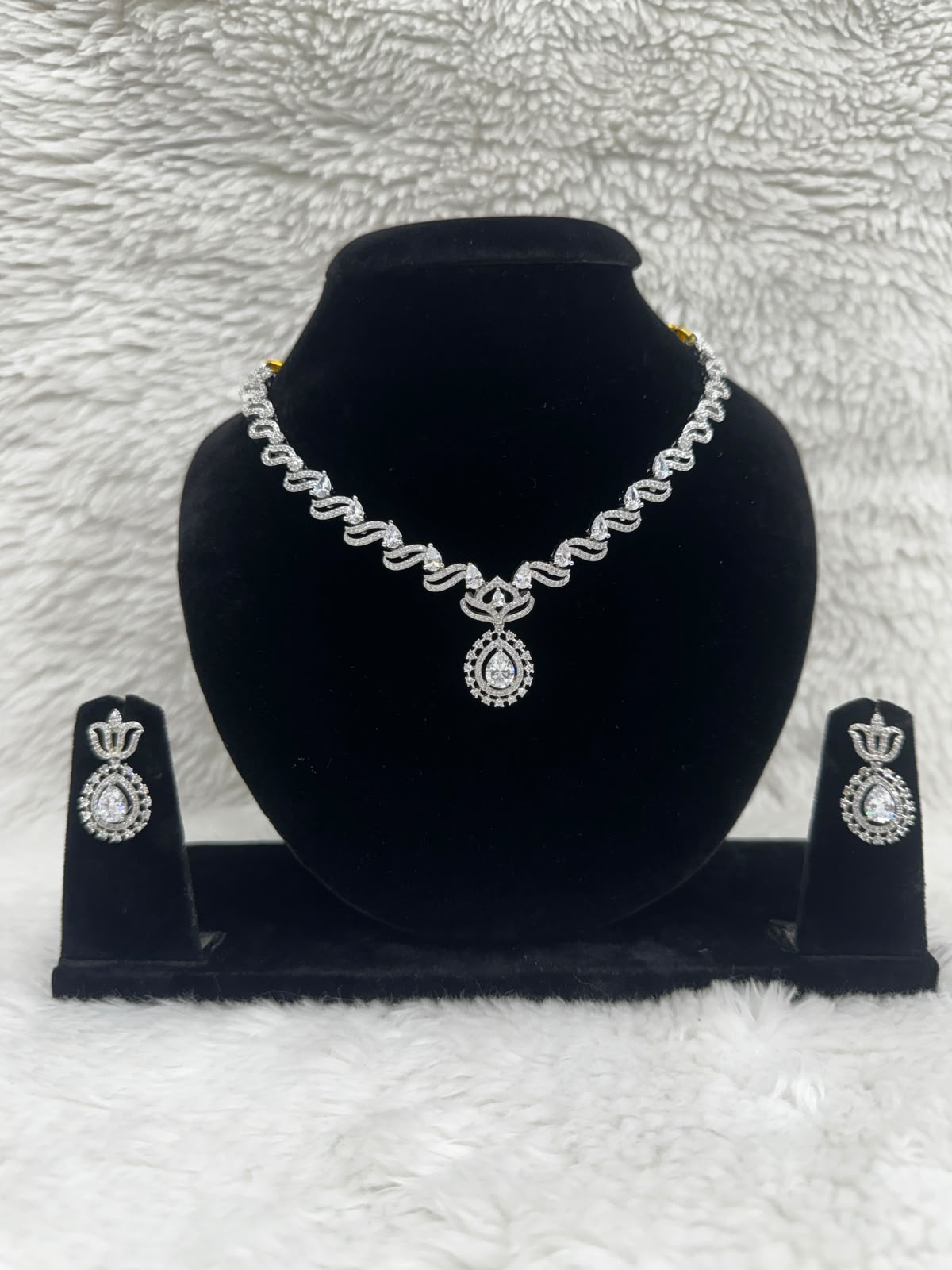 Elegant Crystal Statement Necklace & Matching Earrings Set- 7483