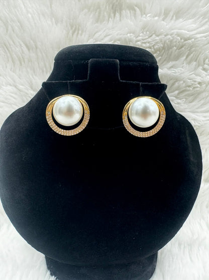 Big pearl with gold - siple yet classy look -6887