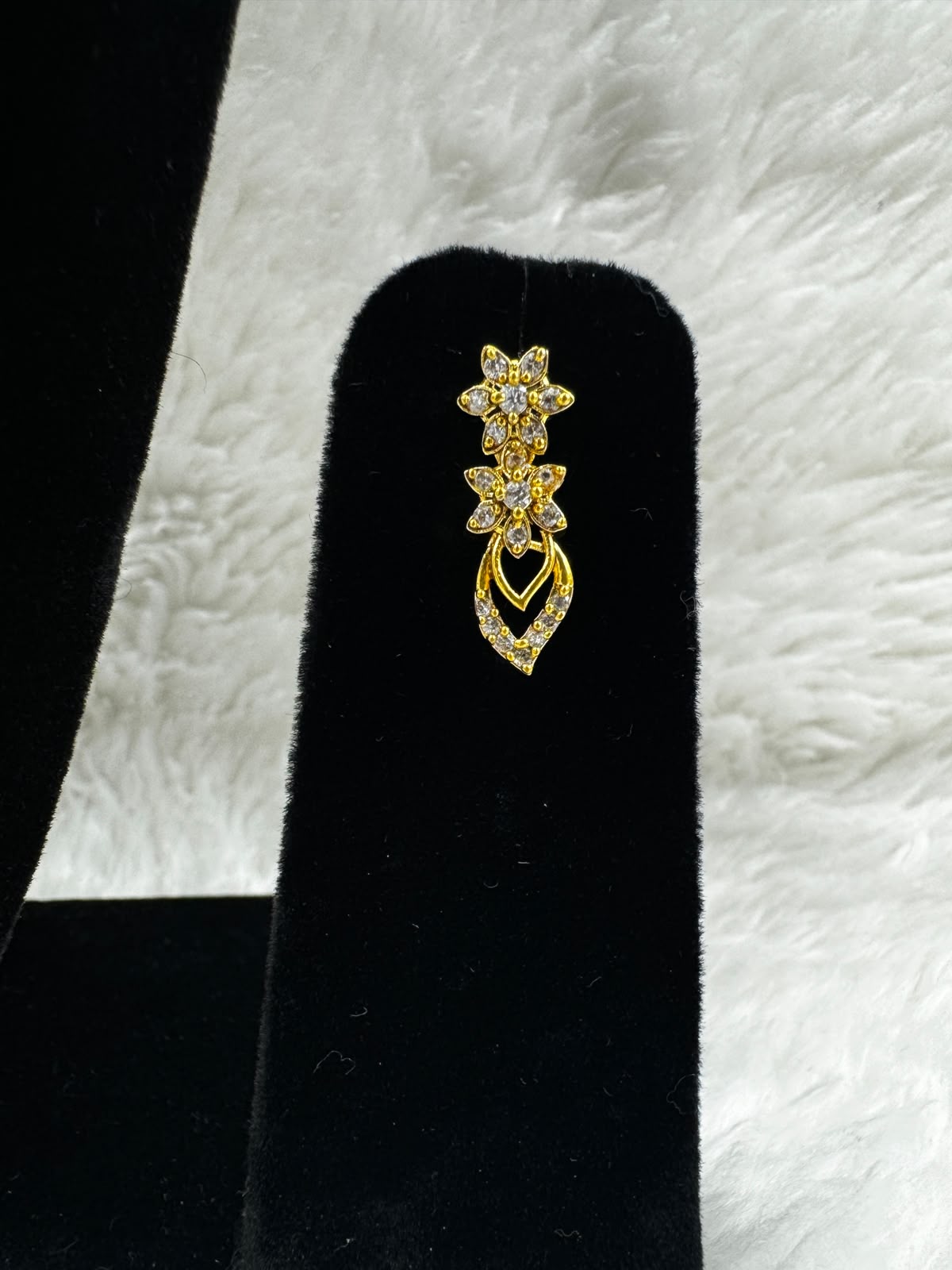 Elegant Gold-Tone style finish -7017