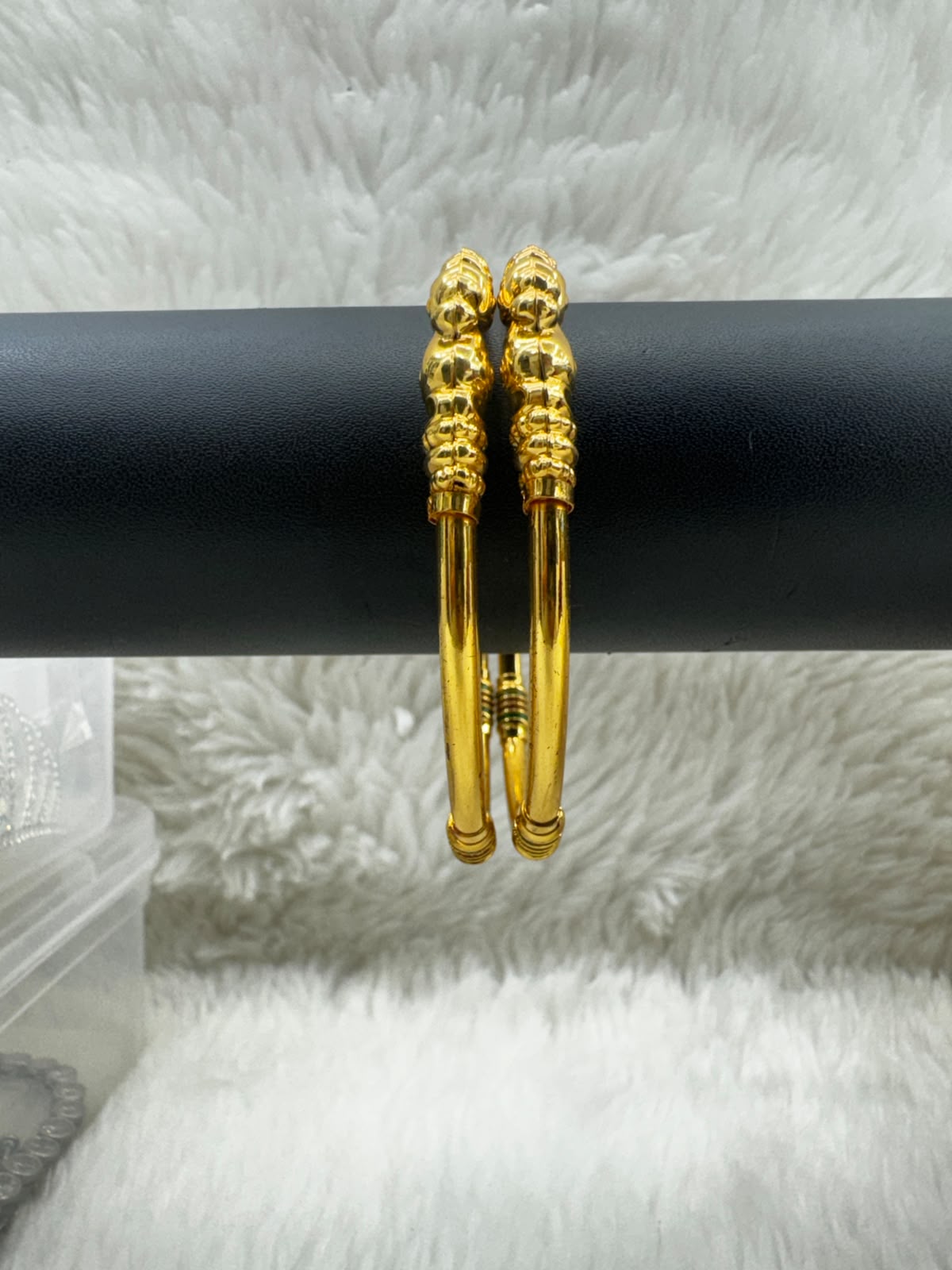 Elegant Gold-Tone bangle -7063