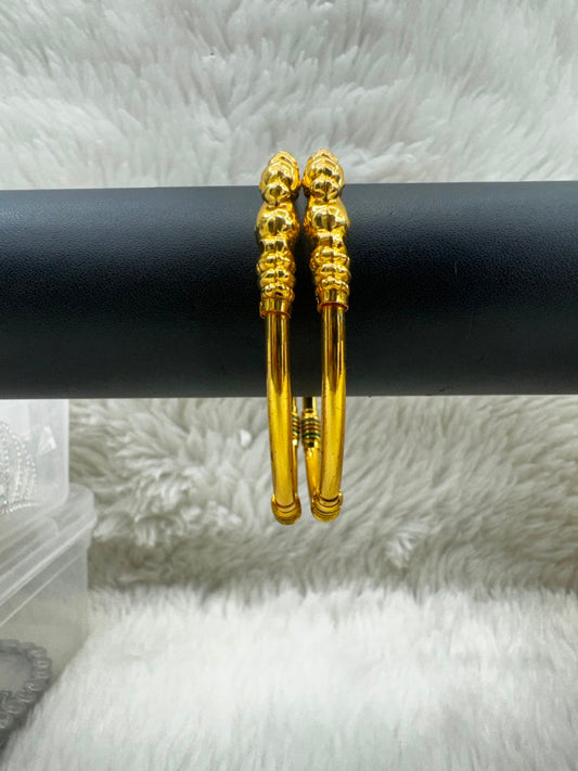 Elegant Gold-Tone bangle -7063
