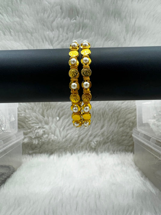 Elegant Gold-Tone Floral Stone Bangle-6418