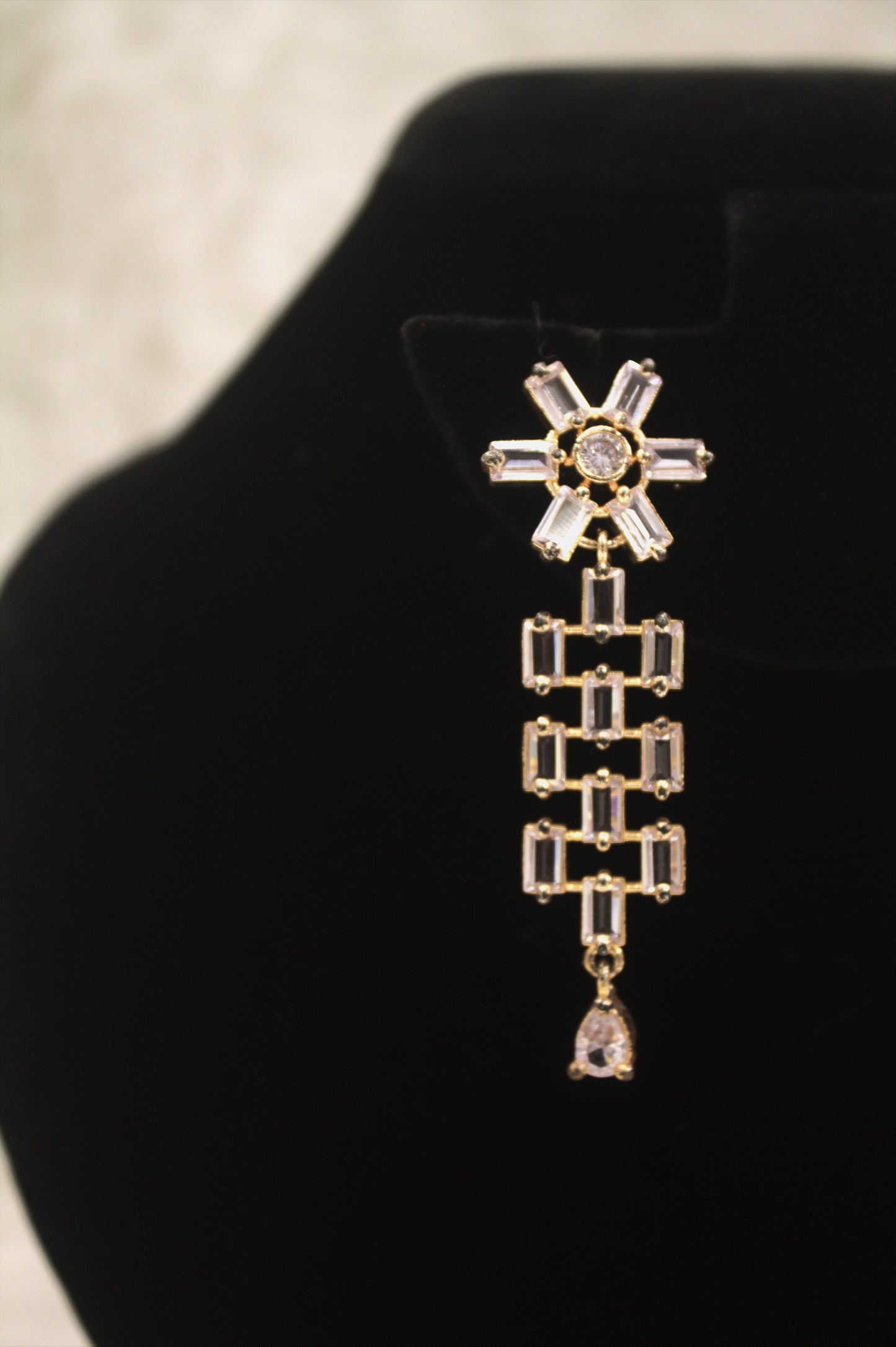 "Elegant Crystal Choker Necklace Set with Statement Earrings" Product code-6043