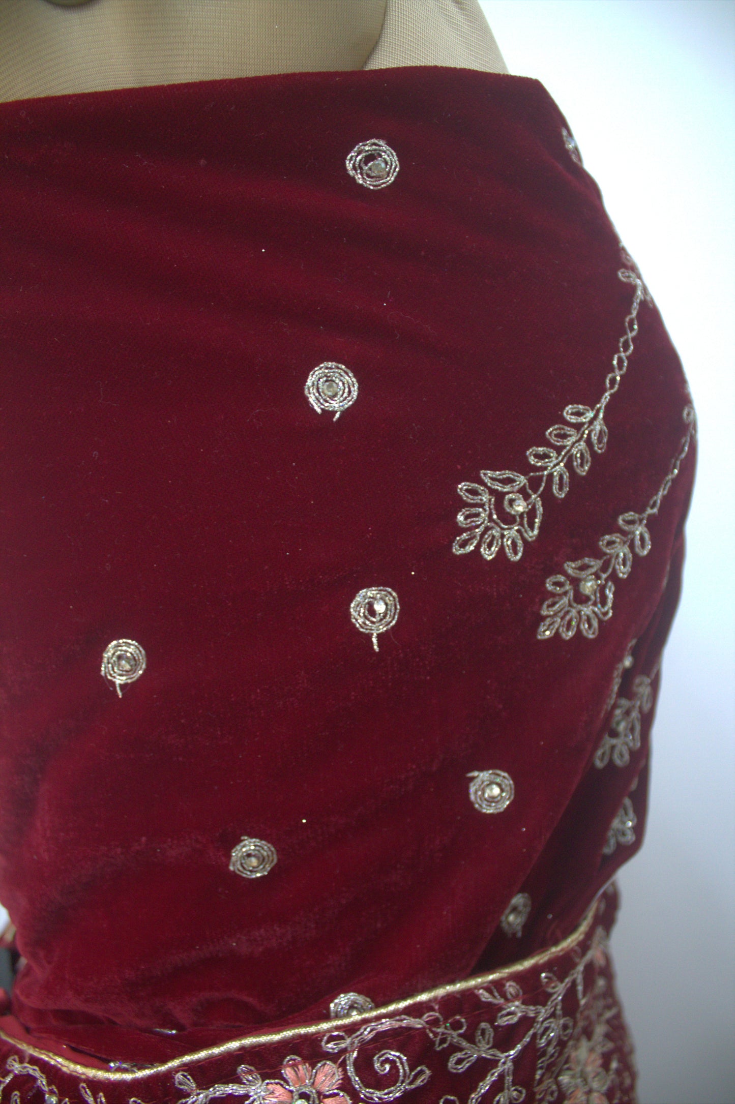 "Exquisite Maroon Bridal Lehenga Choli with Intricate Gold Embroidery – Traditional Indian Wedding Wear with Elegant Net Dupatta" Product code-1328