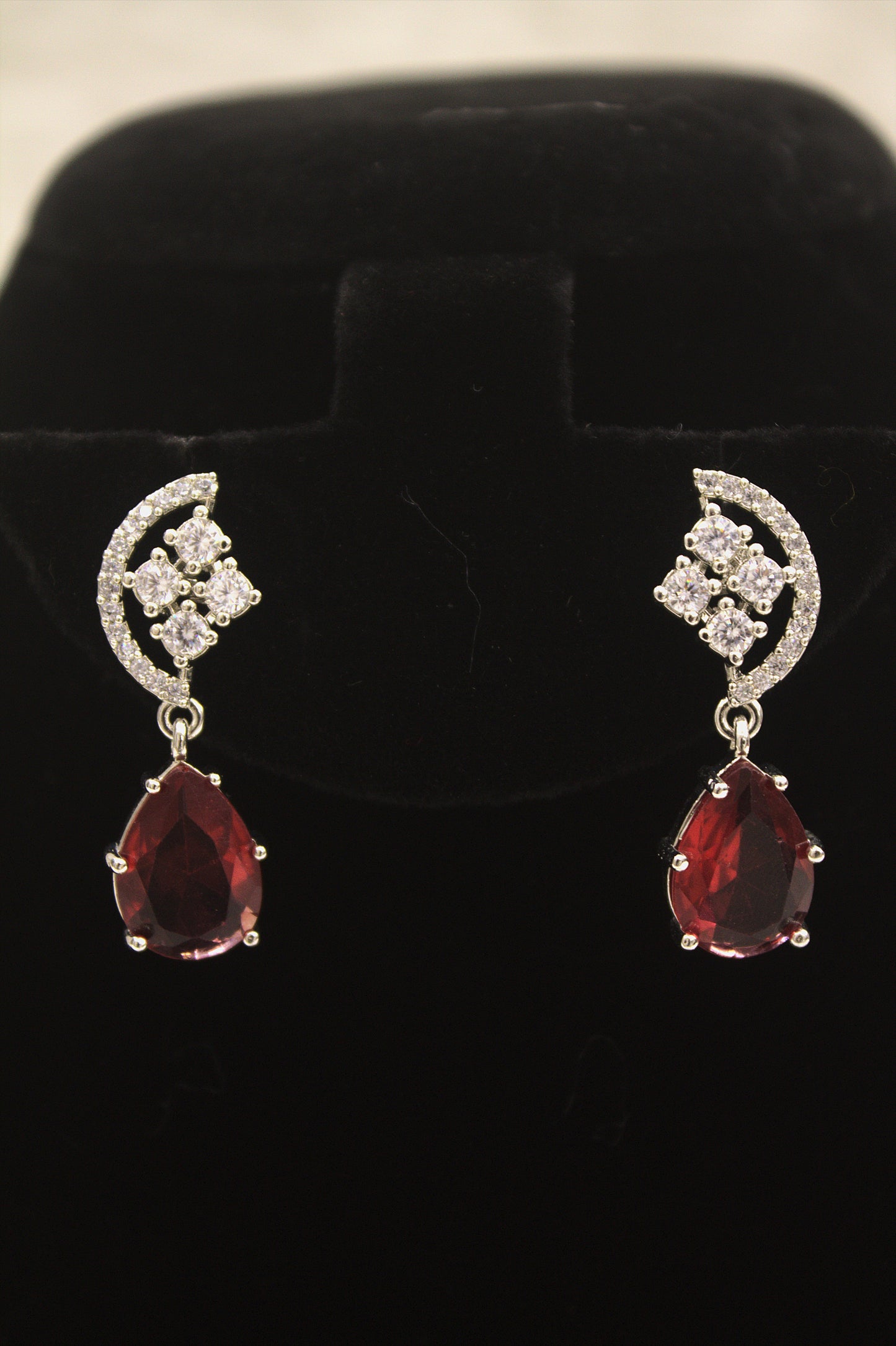 “Crimson Elegance Ruby Drop Necklace Set” Product code-6027