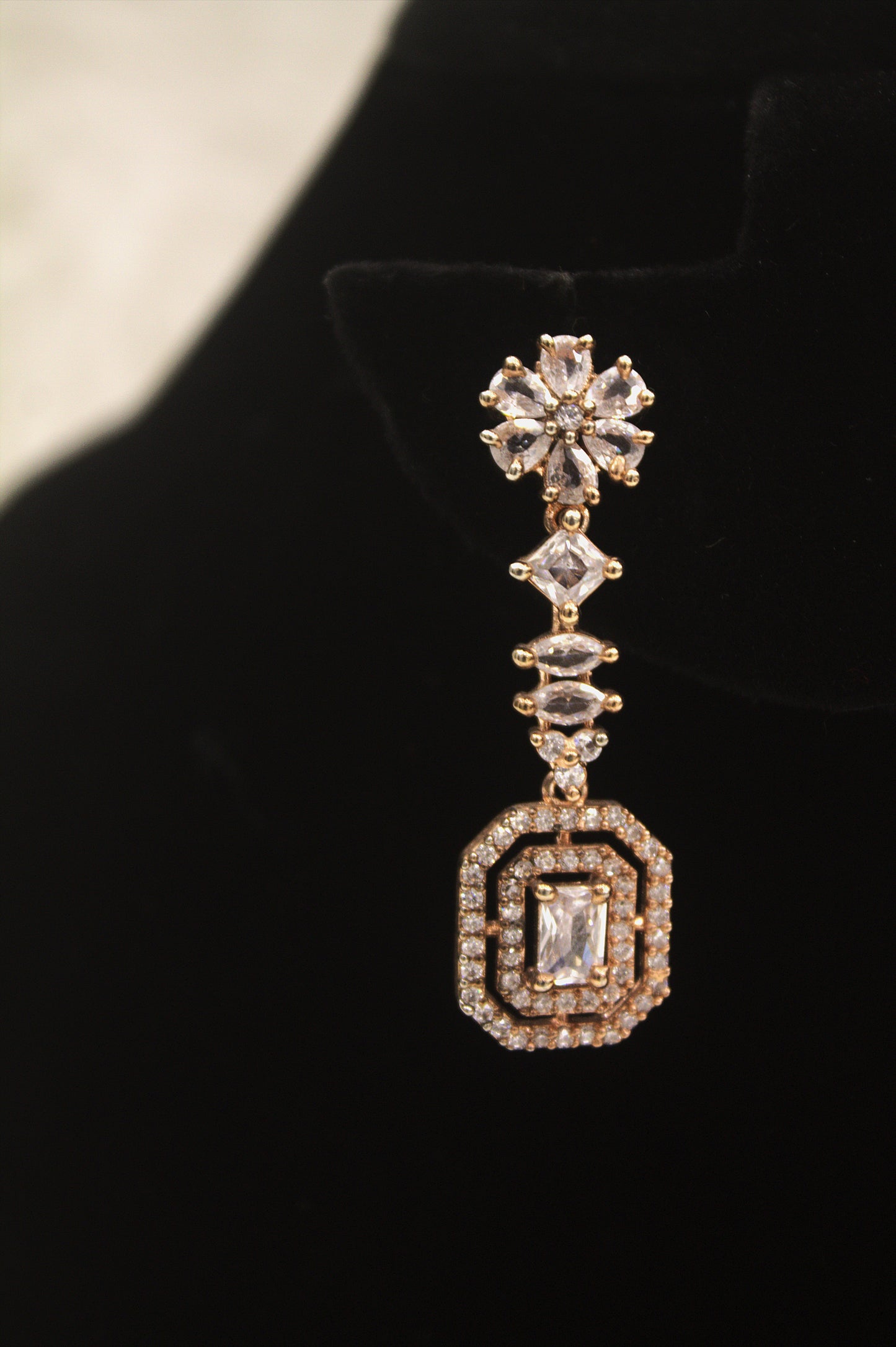 "Radiant Crystal Geometric Necklace & Earring Set" Product code-6048
