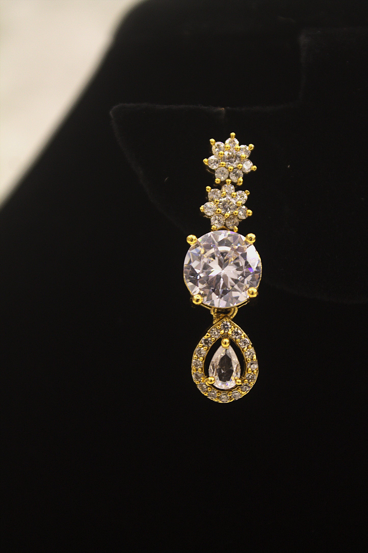 "Aurora Gold-Plated Bridal Necklace & Earrings Set" Product code-6330