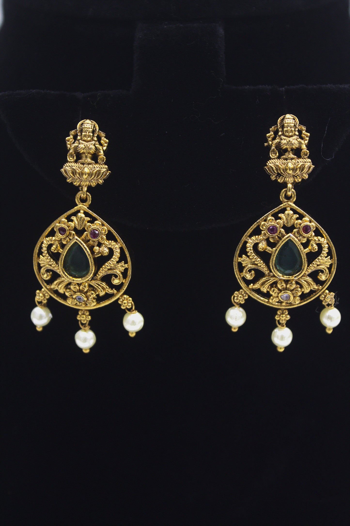 "Antique Gold-Plated Temple Necklace Set with Goddess Lakshmi Motif & Pearls – Traditional Bridal Jewelry" Product code-6003